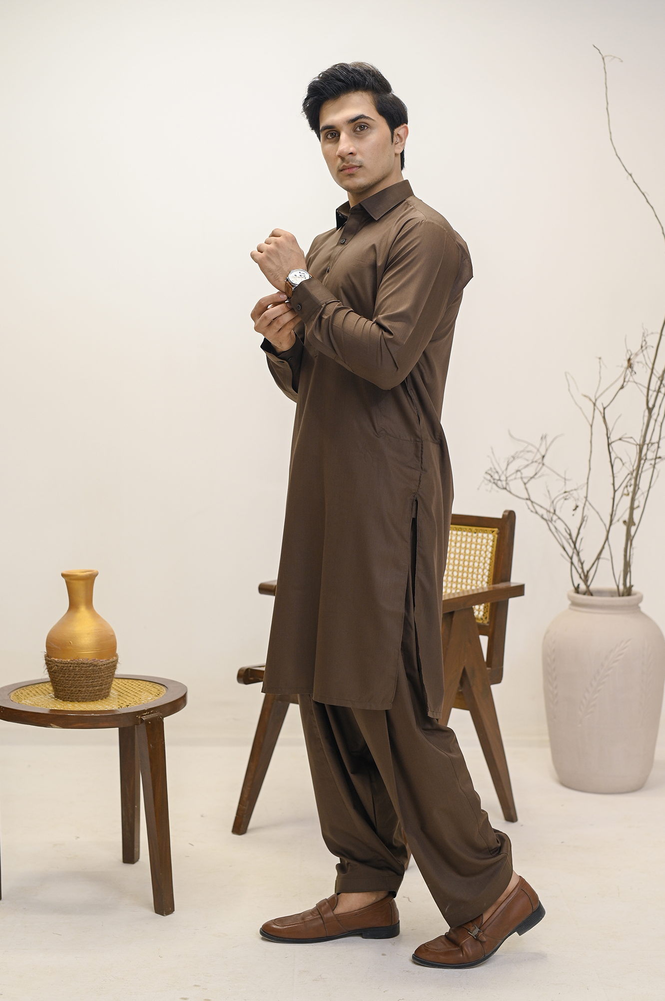 L.A Finish Wash & Wear Dark Brown - Dinar